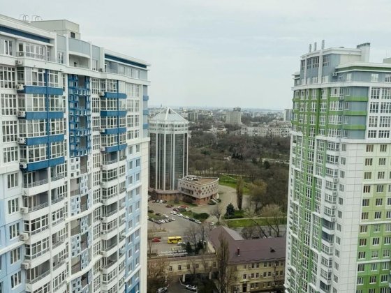 Продам 1 комн ЖК «4 сезона». ул. Гагарина! Вид в сторону моря! Одесса