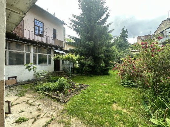 Продаж 2 кім неподалік центру, закрита територія Львів