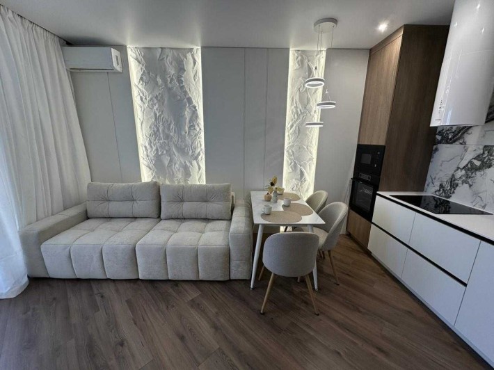 Продаю квартиру з якісним ремонтом та видом на іпподром, 66 перлина - фото 1