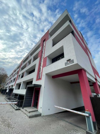 Продаж квартири в малоповерховому клубному будинку на Ярославенка - фото 1