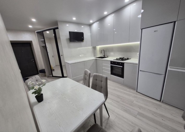 Євррдвушка 44 м2! Продаж 1 кімн квартири ,ЖК Уютний квартал - фото 1