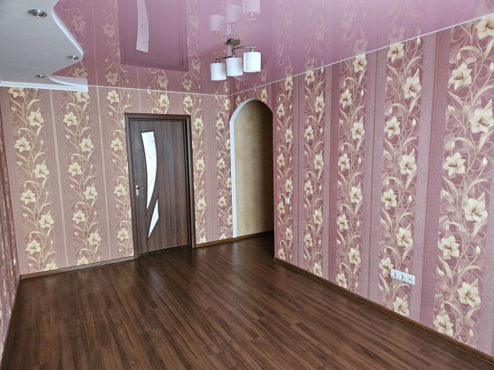 Трикімнатна квартира на пр-ті Корабелів - фото 1