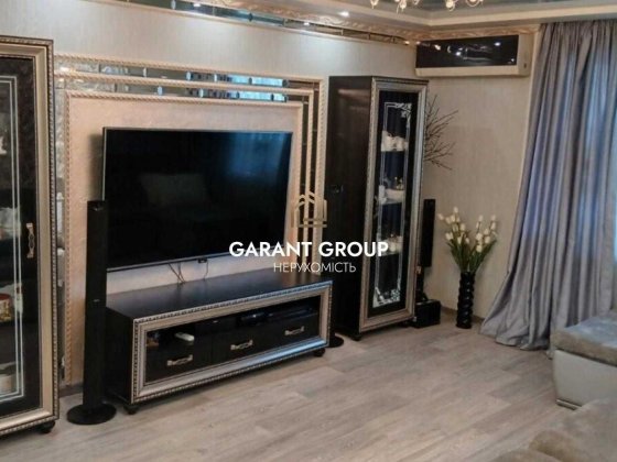 У продажу трикімнатна квартира з якісним дизайнерським ремонтом