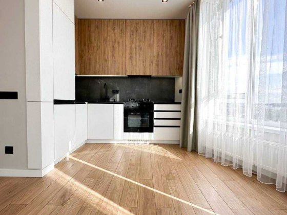 Продаж 2 кімнатної квартири з ремонтом у новобудові вул. Зелена Львов