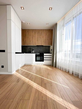 Продаж 2 кімнатної квартири з ремонтом у новобудові вул. Зелена - фото 1