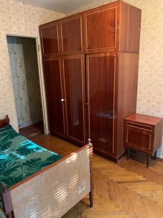 Продам 2-х кімн. квартиру біля метро в безпечному районі - фото 1