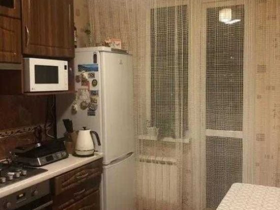 В двух остановках от метро Дворец Спорта  продам Харьков