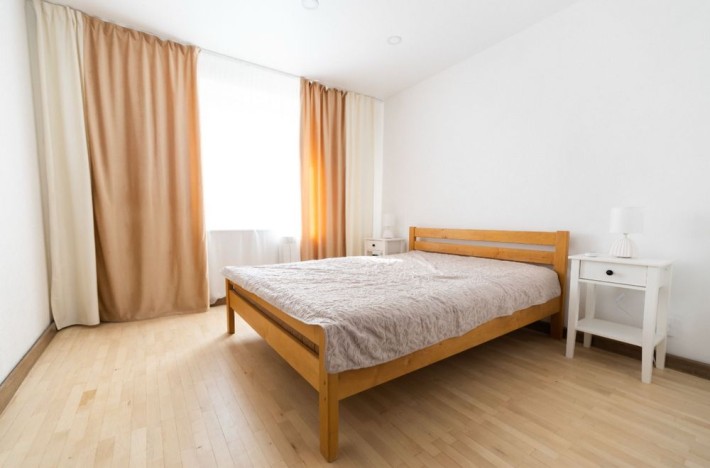 Державний ліцей в дворі!Провулок Шкільний 1А - фото 1