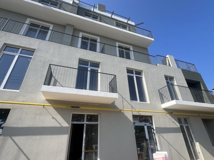 Без %, можна заходити на ремонт, свій басейн в будинку, тераса - фото 1
