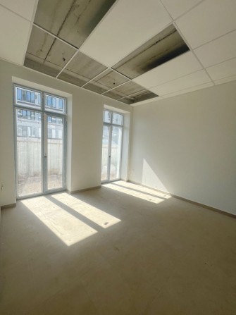 Без%, 2-кім з власною терасою, клубний будинок, укриття, басейн, газ! - фото 1