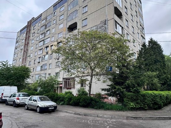 Продаж. Простора 4-кімнатна квартира на Сихові – вул. Чукаріна Львов