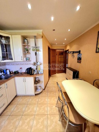 Продажа большой 3к. кв., п.Жуковського - фото 1