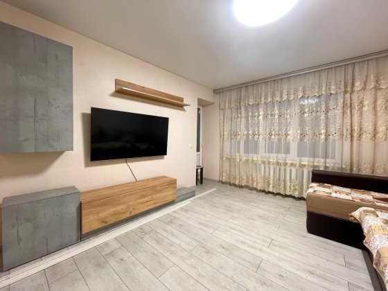 Продаётся двухкомнатная квартира с ремонтом в центре на Спасской Миколаїв