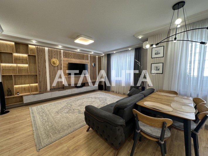 Трехкомнатная квартира в кирпичном доме  с ремонтом на Черёмушках. - фото 1