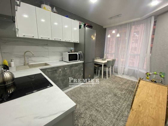 1-кімнатна квартира з ремонтом і меблями, Таїрова Одесса