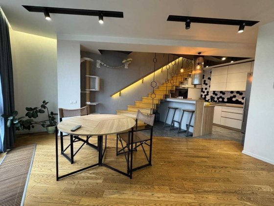 Продається затишна трьохкімнатна квартира-студія в ЖК  Парус. Львов