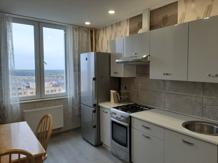 ЖК Крістал Авеню, вулиця Оксамитова 9а, Бархатна, метро Житомирська - фото 1