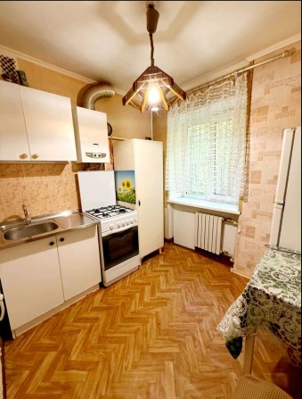 Продам Пр.Шевченко/ Шампанский пер 2х комнатную квартиру - фото 1