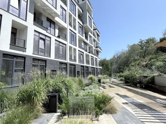 Продам Свою квартиру на 1 этаже , 55 кв м с потолками 4 м в Айтауне Одеса