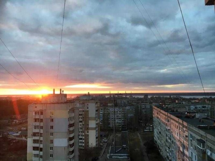 Продам трехкомнатную квартиру в Корабельном (р-н ДК Металлург) - фото 1