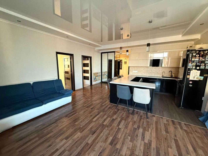 Велика квартира в Аркадії. 4 спальні. Вид моря. - фото 1