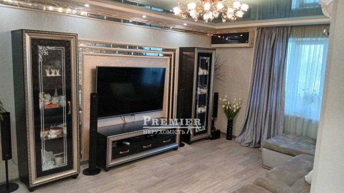 Продам 3 кімнатну квартиру з ремонтом на пр. Добровольського - фото 1