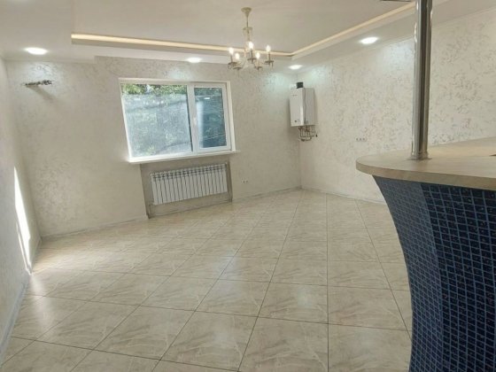 Продам 2 комнатную квартиру. Общая 69 метров. Комнаты раздельные. 2 эт Одеса