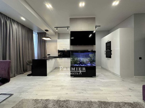 2 комнатная квартира 91 м2 Дорогой Ремонт ул.Армейская