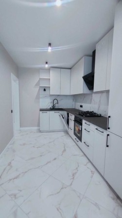 Надзвичайна двокімн. квартира 66 кв.м. з терасою, вул. Молодіжна,10 - фото 1