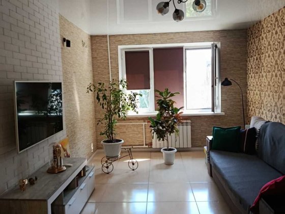 3-х комнатную  квартиру с капитальным ремонтом на улице Бочарова ген.