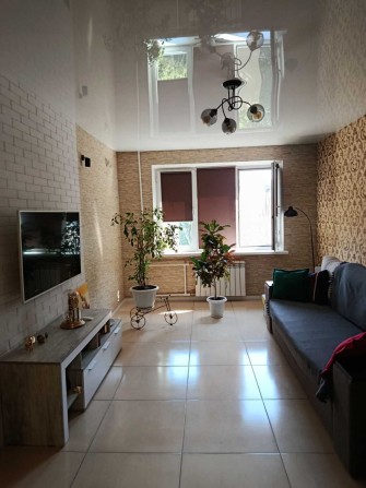 3-х комнатную  квартиру с капитальным ремонтом на улице Бочарова ген. - фото 1