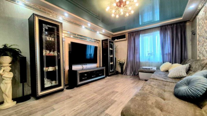 Чудова квартира  на вул. Махачкалінська - фото 1