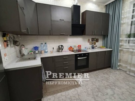 Продам 1-но комнатную квартиру с ремонтом на Сахарова / Высоцкого Одесса