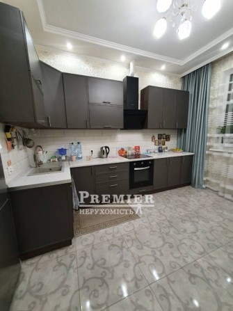 Продам 1-но комнатную квартиру с ремонтом на Сахарова / Высоцкого - фото 1