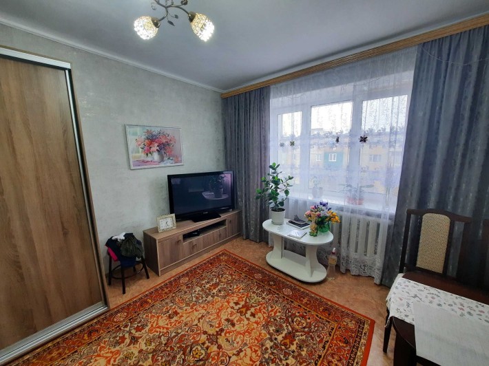 Продам 1 комнатную с ремонтом. Можно сертификат. - фото 1