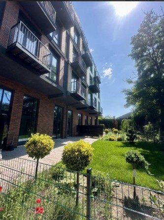 Однокомнатная квартира на Дачной. Балкон. Закрытый двор - фото 1