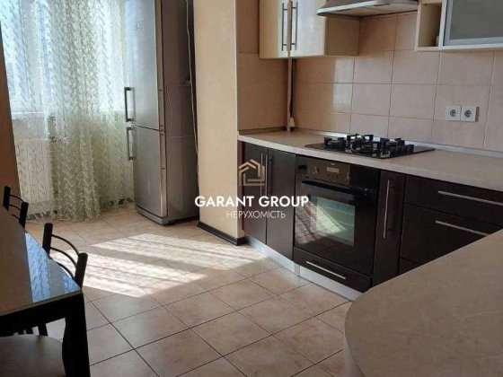 Двокімнатна квартира в цегляному будинку на Таїрова