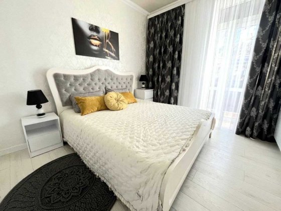 3-комнатная Сталинка на ул.Новосельского Одеса