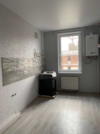 Продам квартиру в новом сданном доме с ремонтом. - фото 1