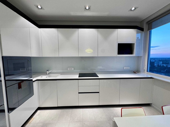 3-кімнатна укомплектована квартира з ремонтом ЖК Альтаїр - фото 1