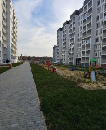 Продам 2х квартиру ЖК Сказка с черновыми работами метро Холодная гора - фото 1