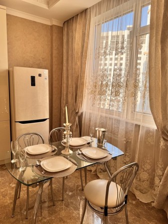 Сдам свою квартиру Аркадия 6 жемчужина, ул.ГАГАРИНСКОЕ ПЛАТО 5 - фото 1