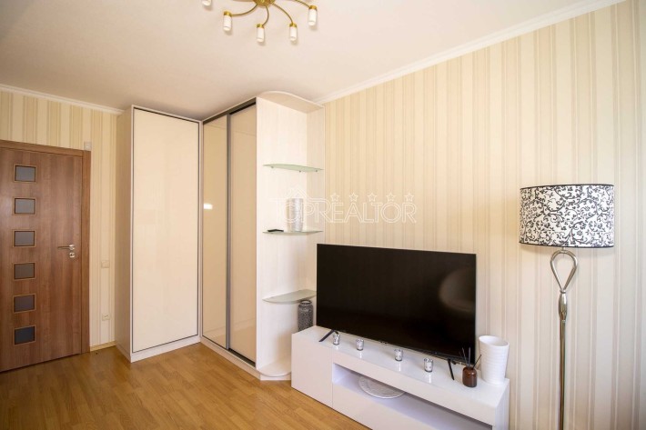 Продам 3-к. квартиру в затишному центрі вул. Мистецтв б. 7/9. ИСКУССТВ - фото 1