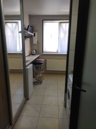 G2  Продам гостинку с кап ремонтом ! Конный рынок - фото 1