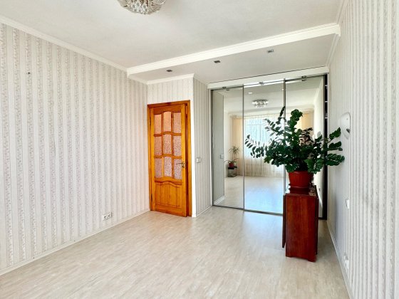 D1L Продам 3 кімнатну квартиру, пр. Перемоги, 67. Сертифікат Харків