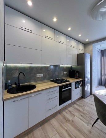 Продаж 1к квартири Героїв Небесної Сотні - фото 1