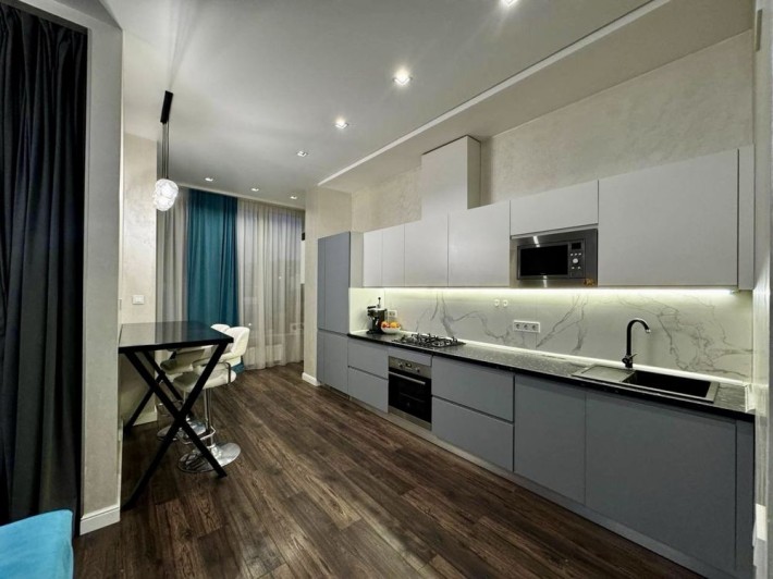 Власник, 1но кімн. «Брік хаус» клубний будинок - фото 1