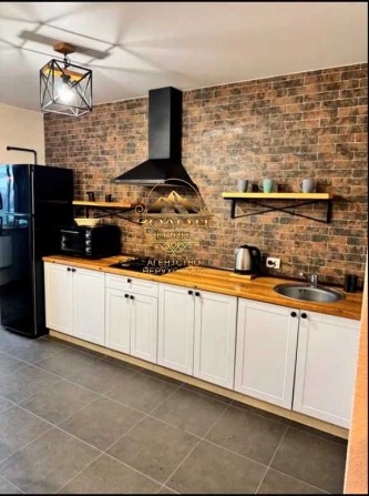 ЖК"Щасливий" , продаж квартири-студії ,мебльованої з технікою - фото 1