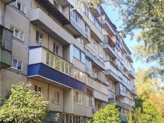 Борщагівка. Продам 1 - кімнатну квартиру у жилому стані, Зодчих, 62-А. Софиевская Борщаговка