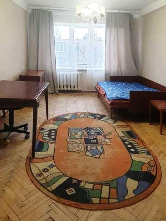 Продаж 2-кімнатної квартири 
бул. Жуля Верна ( Ромена Ролана), 5-А,  Святошинський район - фото 1